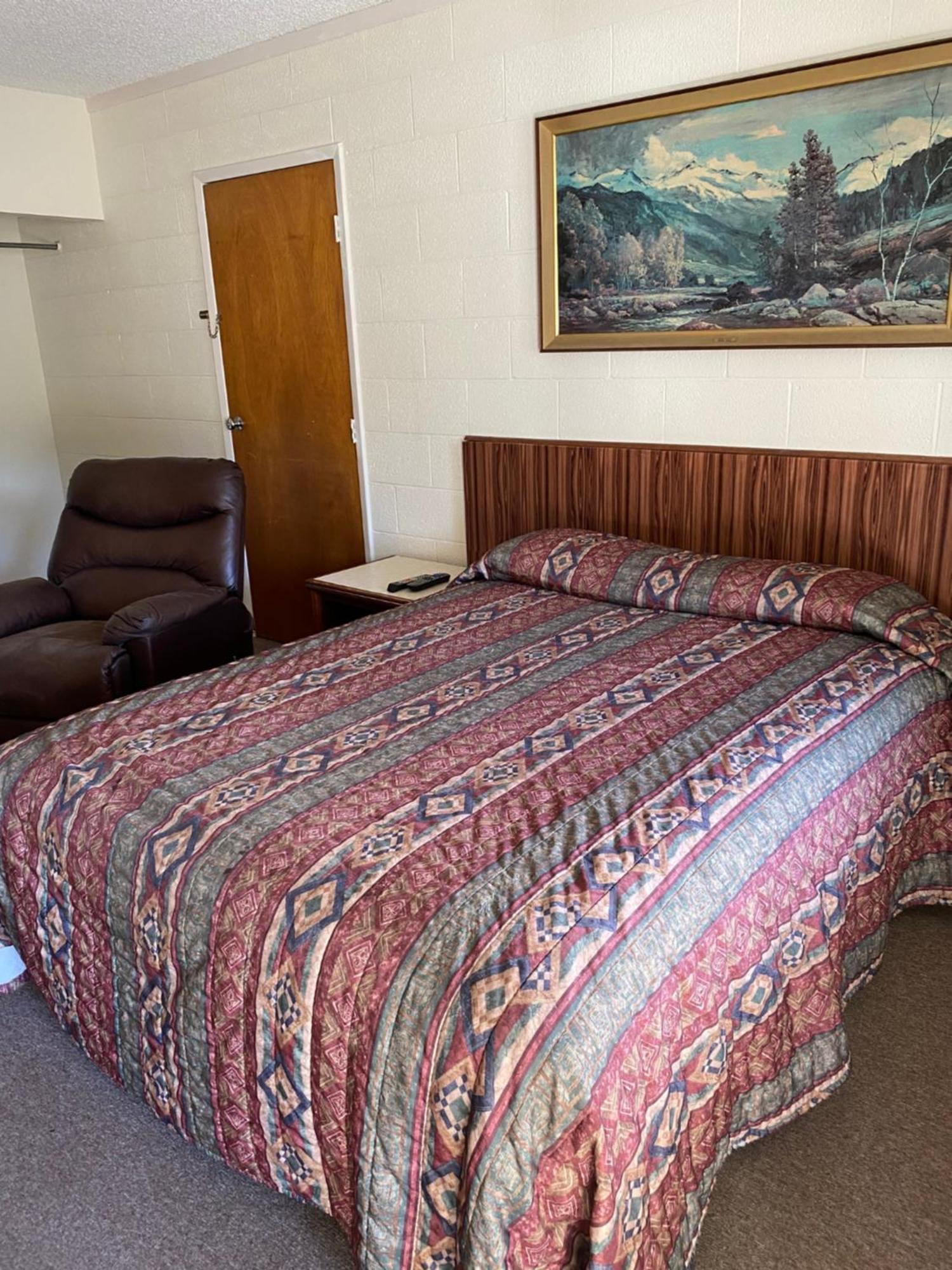 Forest Lodge Motel Happy Camp ภายนอก รูปภาพ