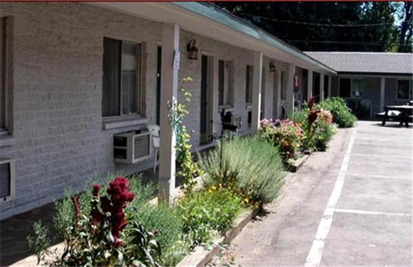 Forest Lodge Motel Happy Camp ภายนอก รูปภาพ